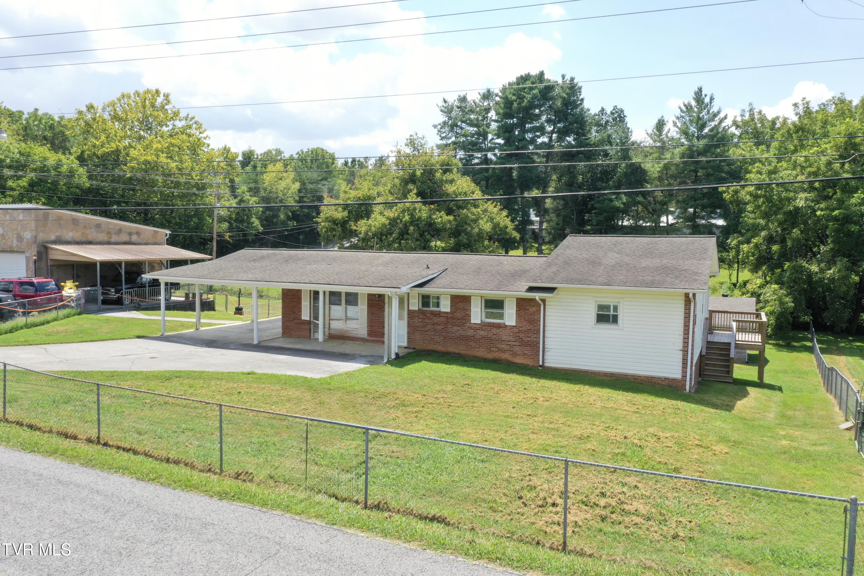 3498 Old Kentucky Road Morristown, TN 37814 - Photo 12 of 41 Photo Aug 27 2026, 2 07 51 PM