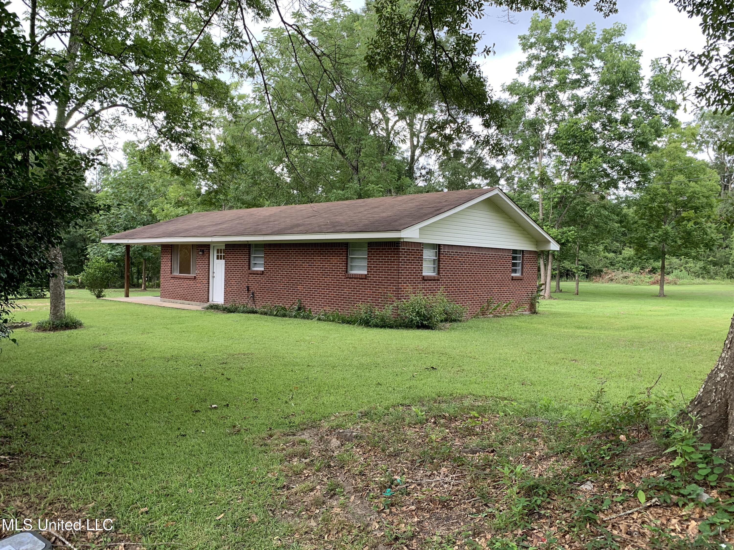 56 Stringer Road Wiggins, MS 39577 - Photo 3 of 9 IMG_6847