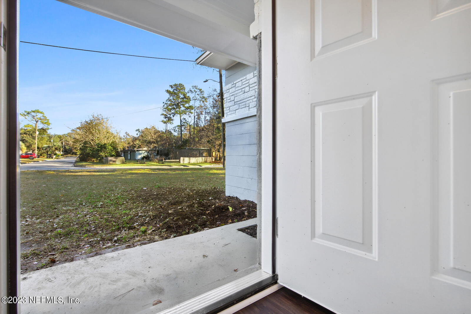 8711 Ricardo Lane Jacksonville, FL 32216 - Photo 3 of 25 003_1600x1067_mls_1600x1067