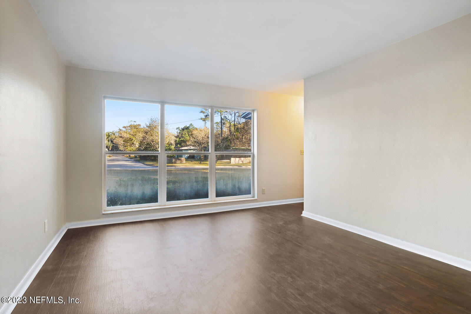 8711 Ricardo Lane Jacksonville, FL 32216 - Photo 6 of 25 006_1600x1067_mls_1600x1067