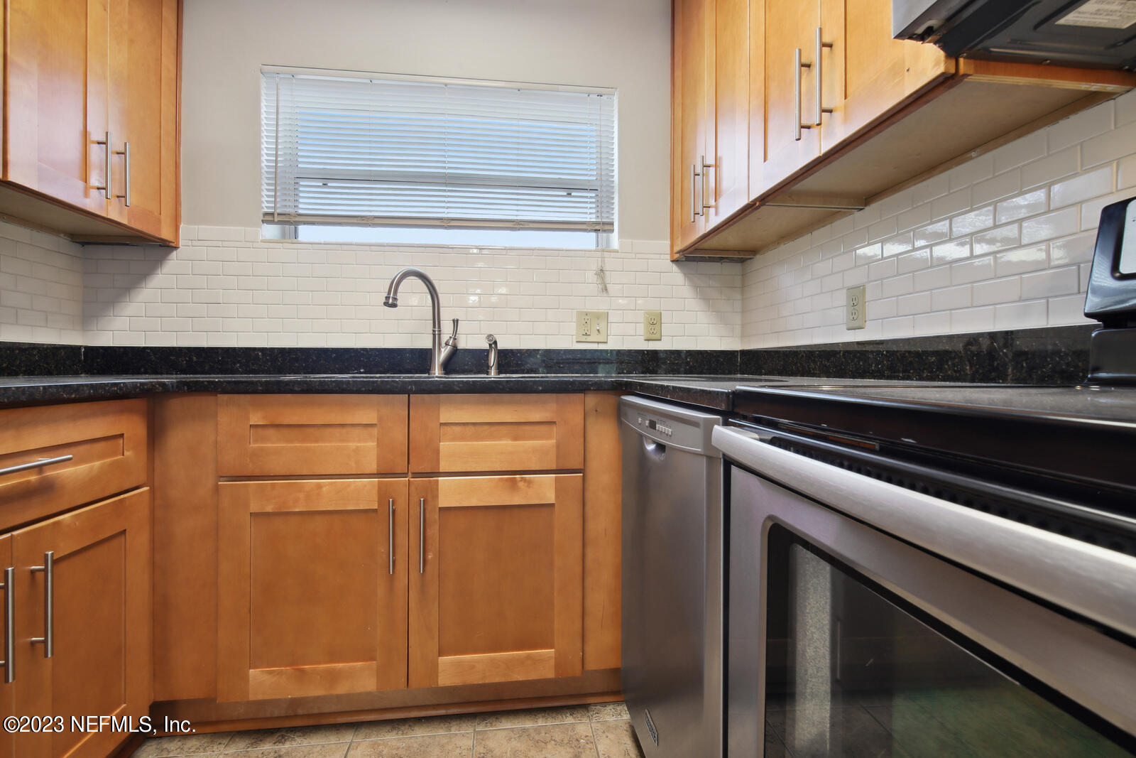 8711 Ricardo Lane Jacksonville, FL 32216 - Photo 8 of 25 008_1600x1067_mls_1600x1067