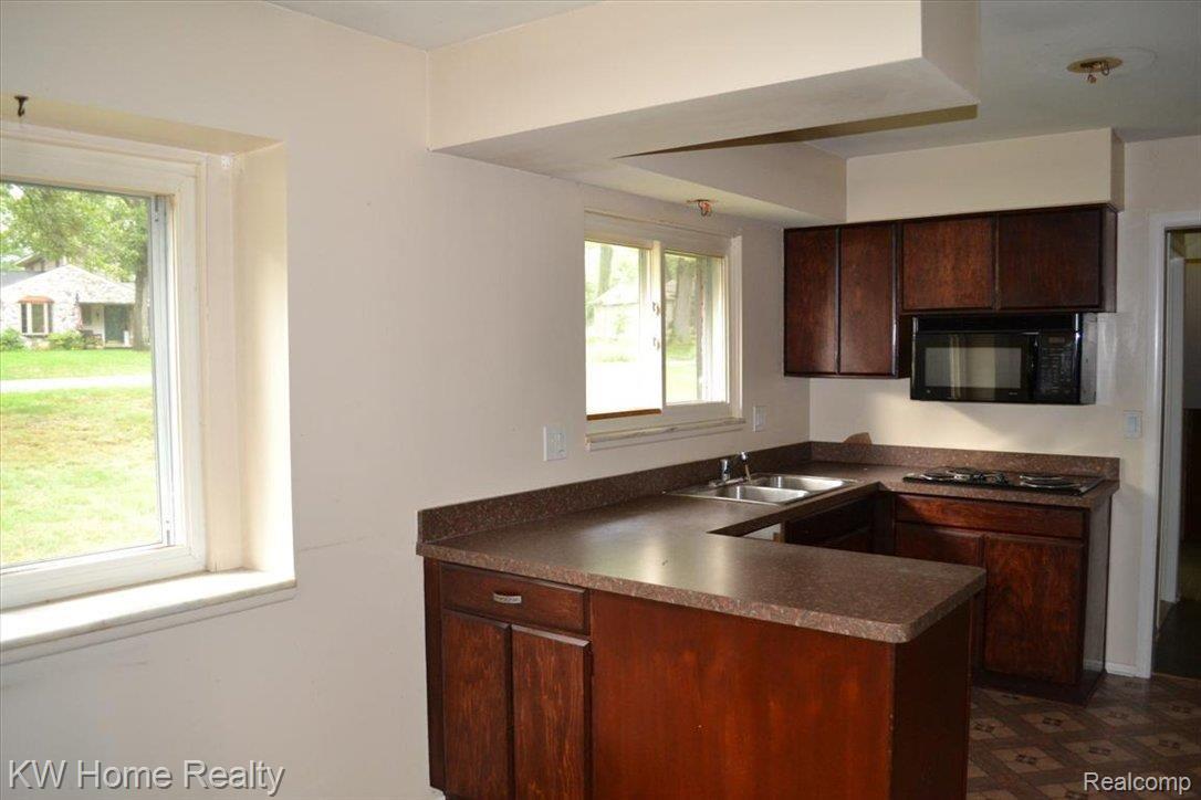 2513 Worcester Road West Bloomfield, MI 48323 - Photo 3 of 5 DSC_1400 (Medium).JPG
