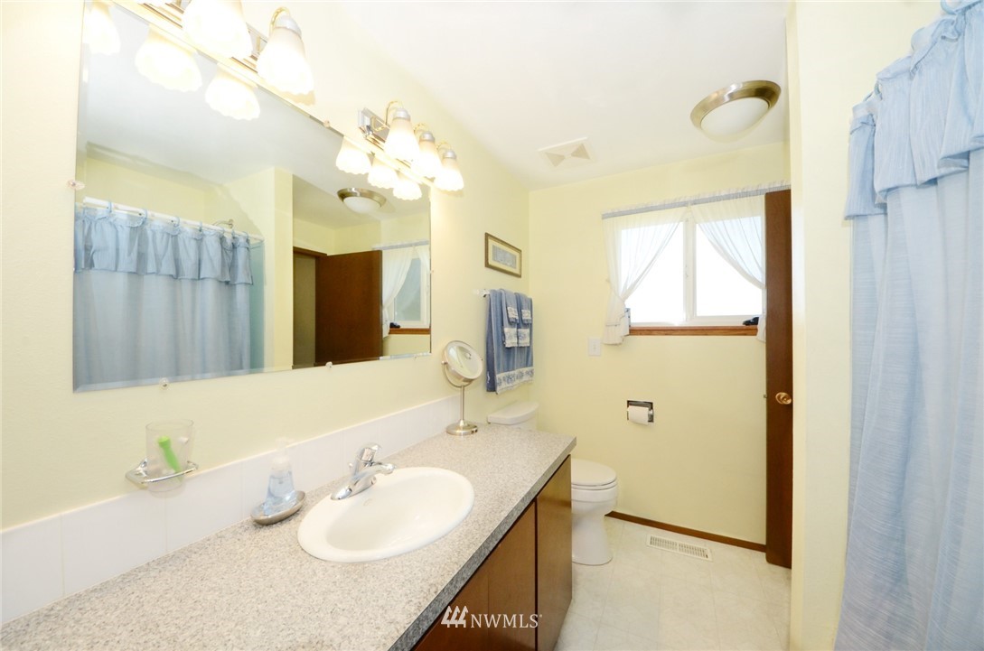8739 178th Avenue Southwest Rochester, WA 98579 - Photo 14 of 26
