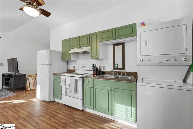 $179,385 | 831 Neighborhood Road, Wellford, SC 29385