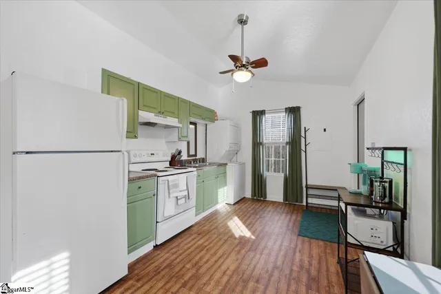 $179,385 | 831 Neighborhood Road, Wellford, SC 29385