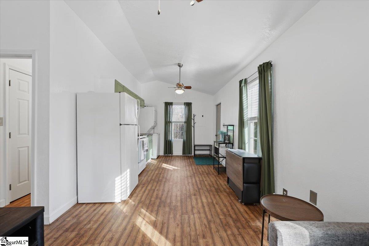 831 Neighborhood Road Wellford, SC 29385 - Photo 18 of 33