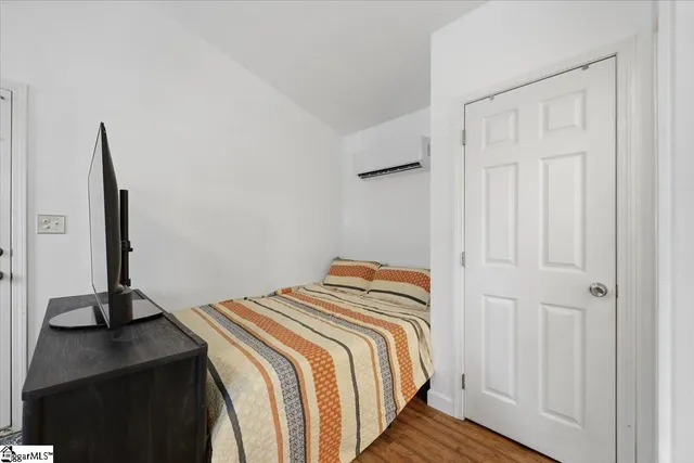 $179,385 | 831 Neighborhood Road, Wellford, SC 29385