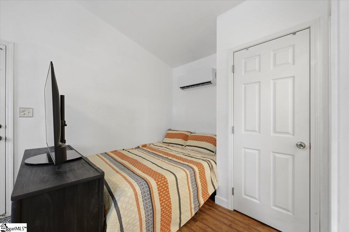 831 Neighborhood Road Wellford, SC 29385 - Photo 23 of 35