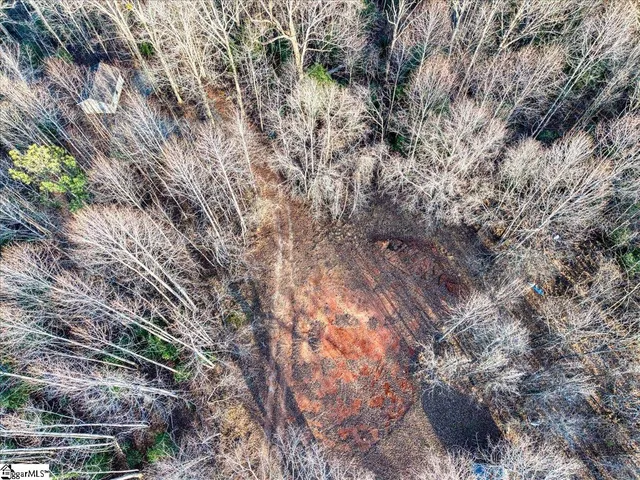 $179,385 | 831 Neighborhood Road, Wellford, SC 29385