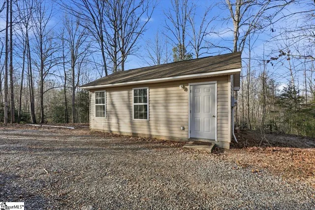 $179,385 | 831 Neighborhood Road, Wellford, SC 29385