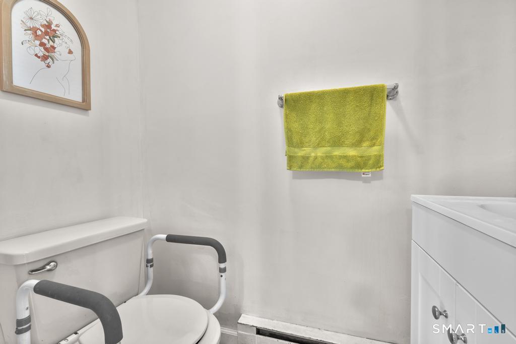 181 Hicks Street, Unit 2D Meriden, CT 06450 - Photo 9 of 36