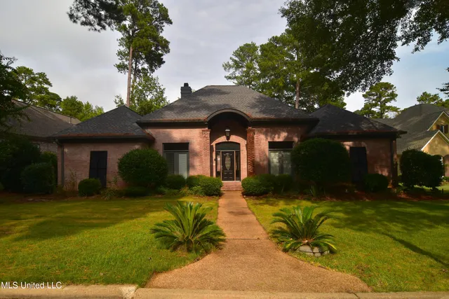 $449,900 | 523 Heatherstone Court, Ridgeland, MS 39157
