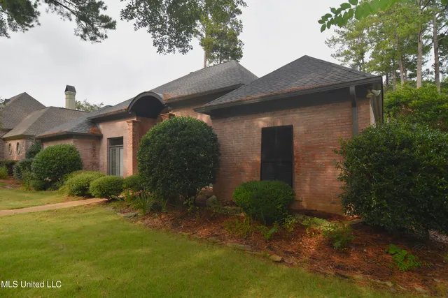 $449,900 | 523 Heatherstone Court, Ridgeland, MS 39157