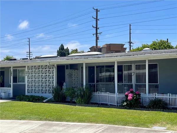 $335,000 | 14001 Thunderbird Drive, Seal Beach, CA 90740