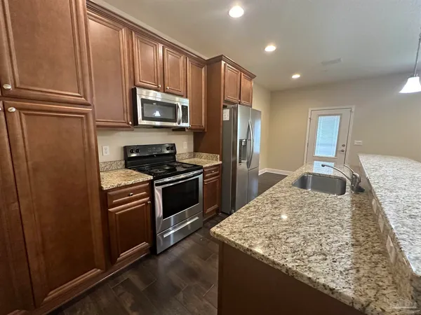 $1,950 | 3505 Mossy Oak Villas Circle, Pensacola, FL 32514