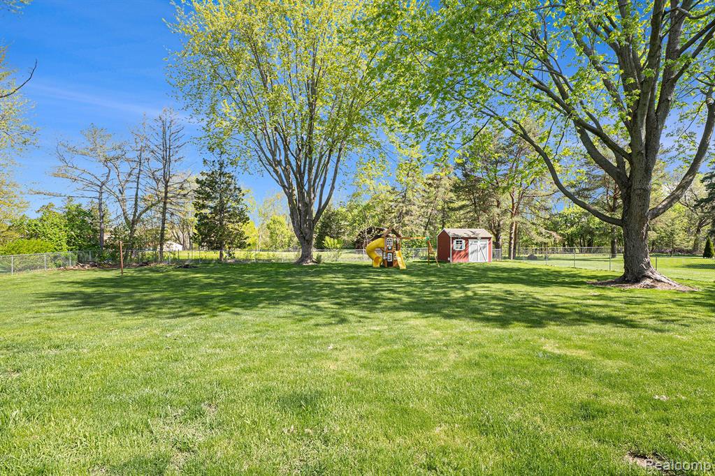 6309 Perry Road Grand Blanc, MI 48439 - Photo 22 of 27