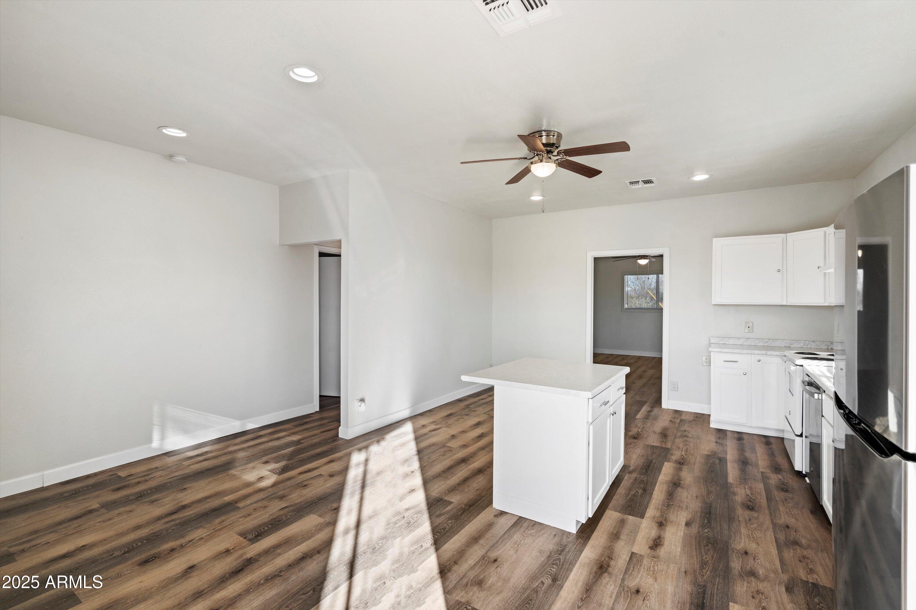 37701 West Buckeye Road Tonopah, AZ 85354 - Photo 14 of 35 14-Kitchen