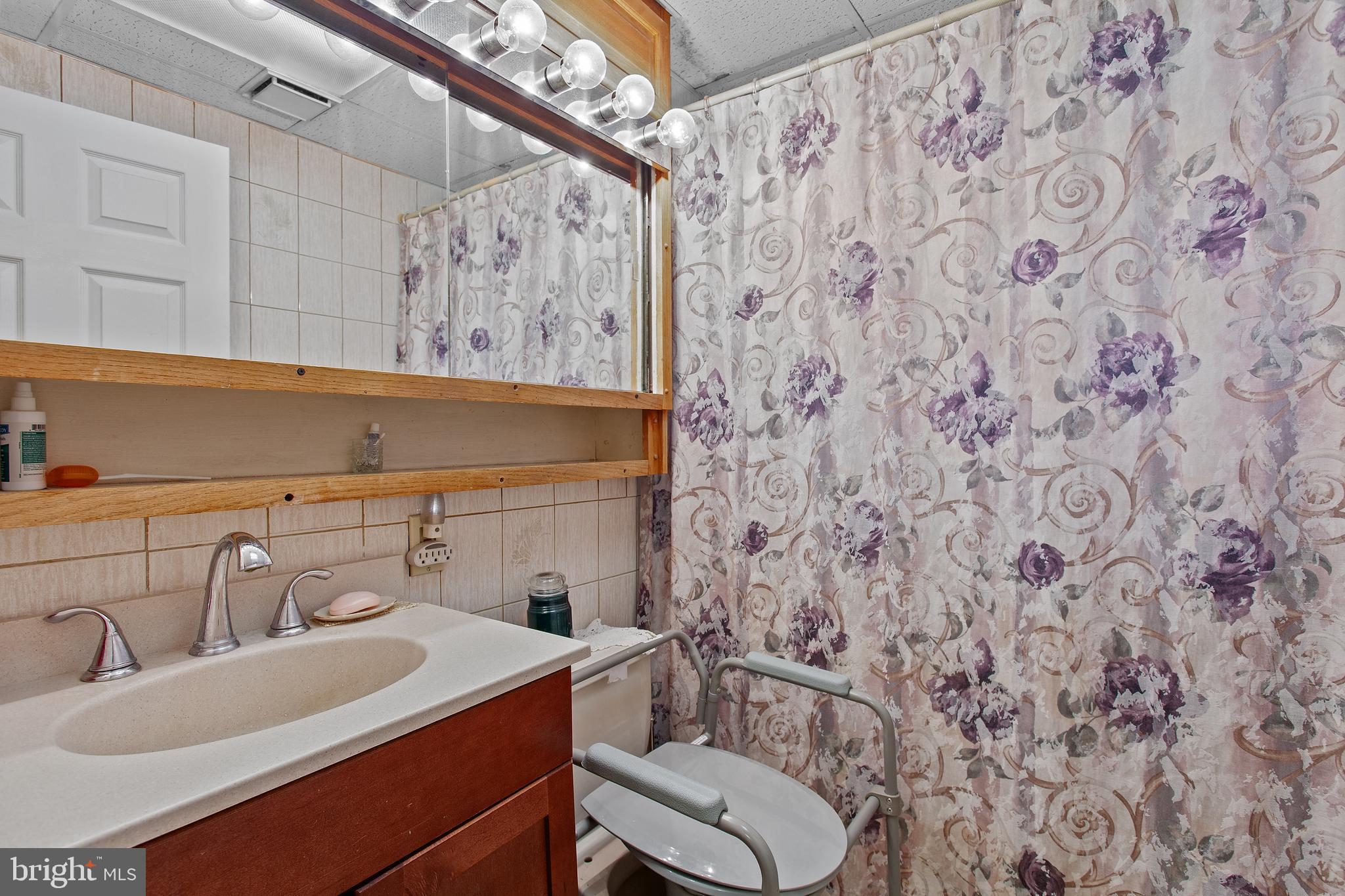 26 Crystal Road Levittown, PA 19057 - Photo 13 of 25