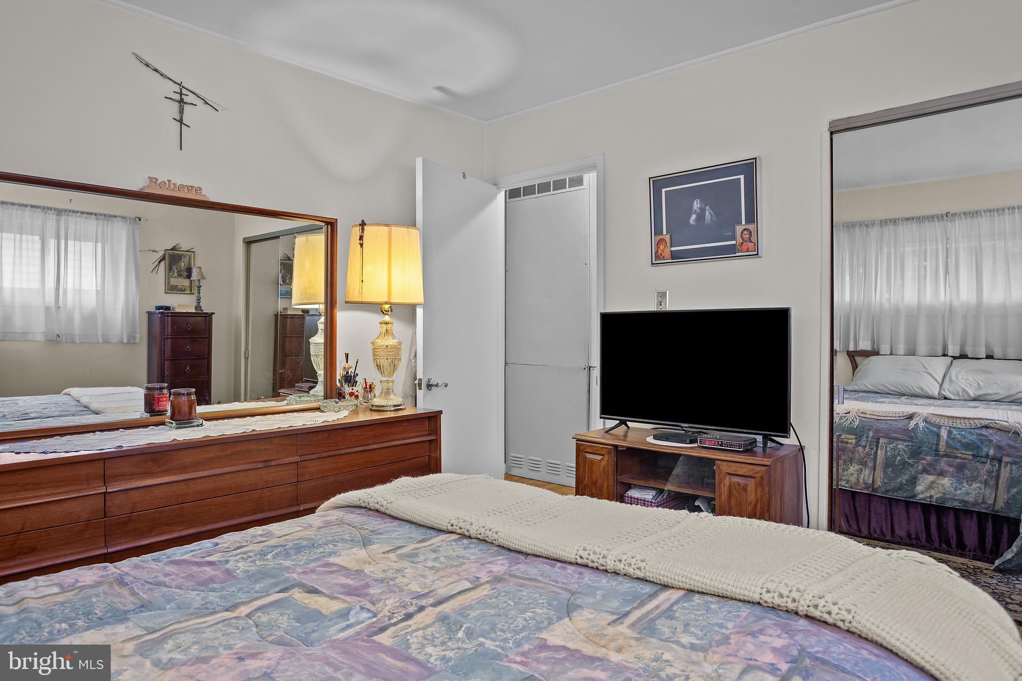 26 Crystal Road Levittown, PA 19057 - Photo 16 of 25