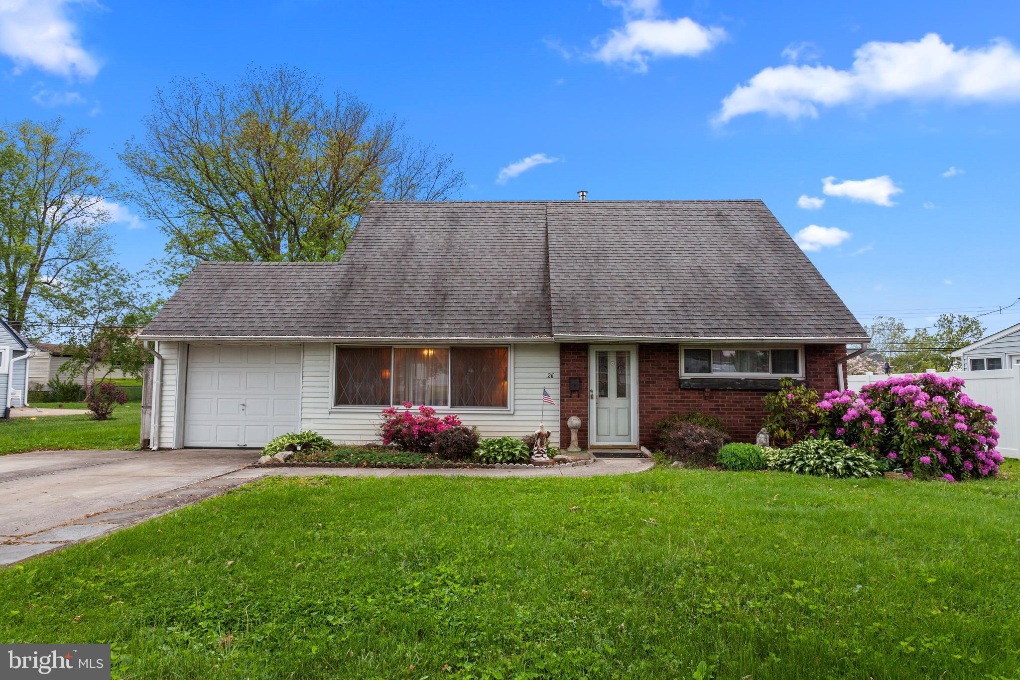 26 Crystal Road Levittown, PA 19057 - Photo 2 of 25