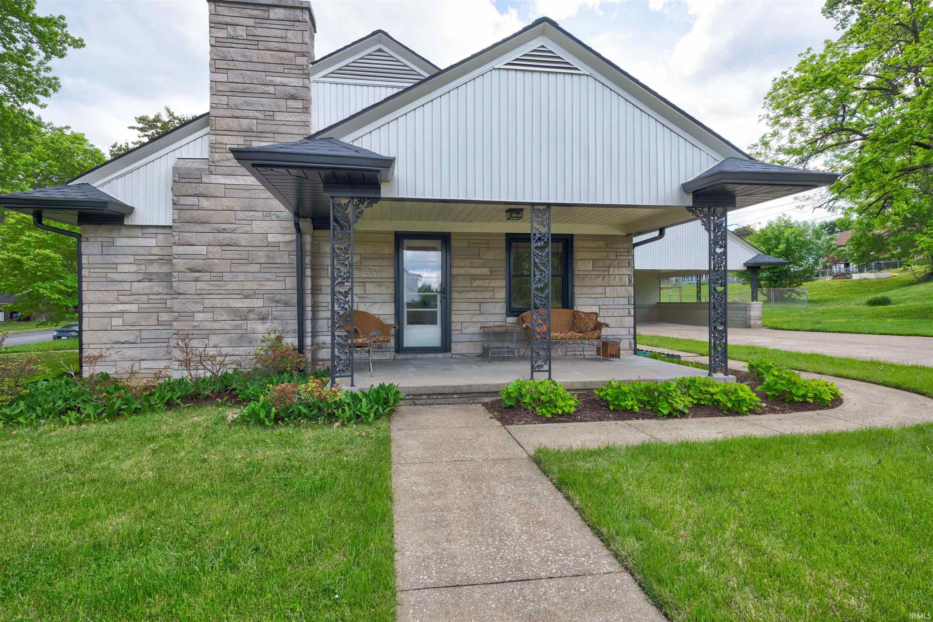 45 12th Street Tell City, IN 47586 - Photo 3 of 36