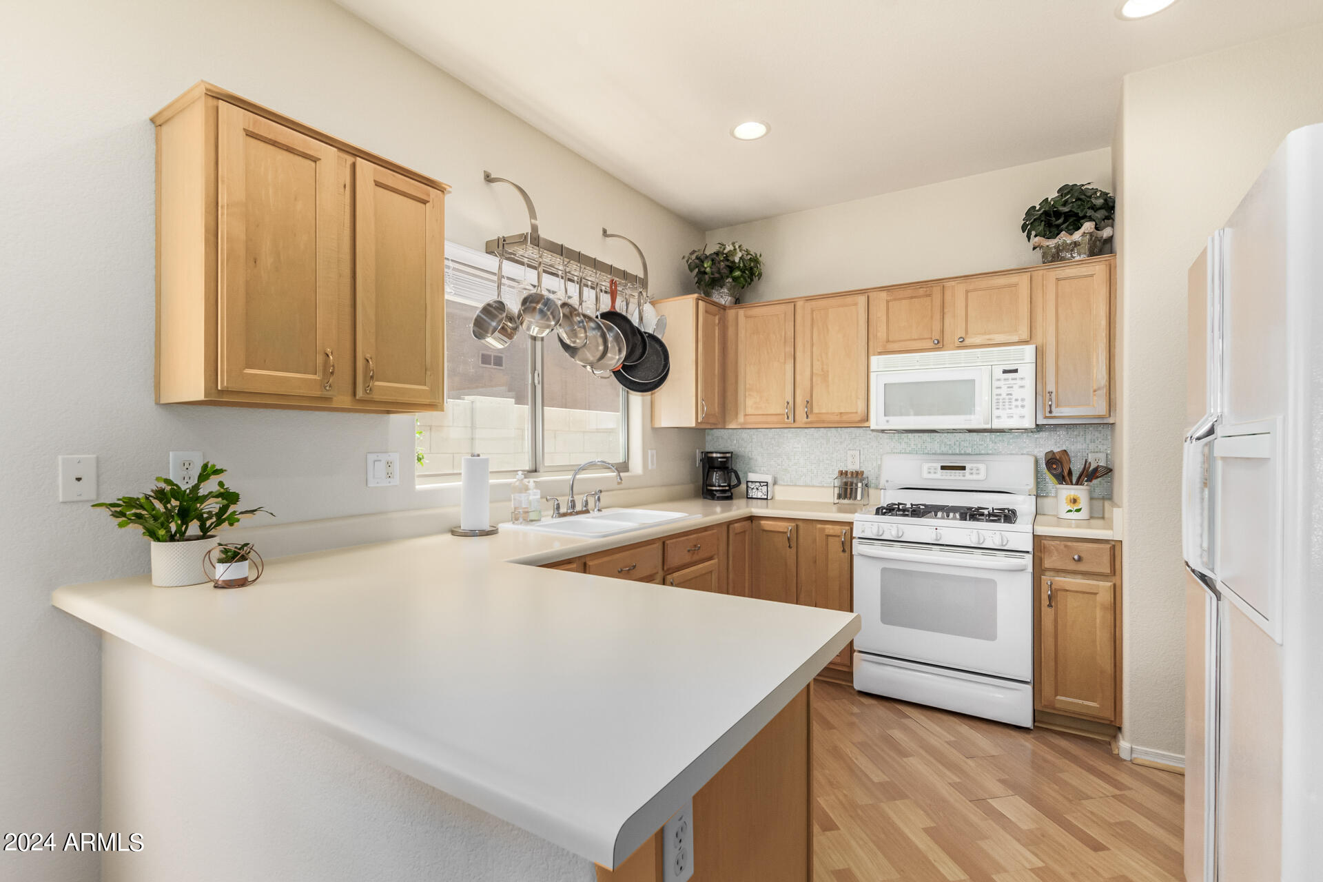 4349 South Rim Court Gilbert, AZ 85297 - Photo 6 of 20 Kitchen