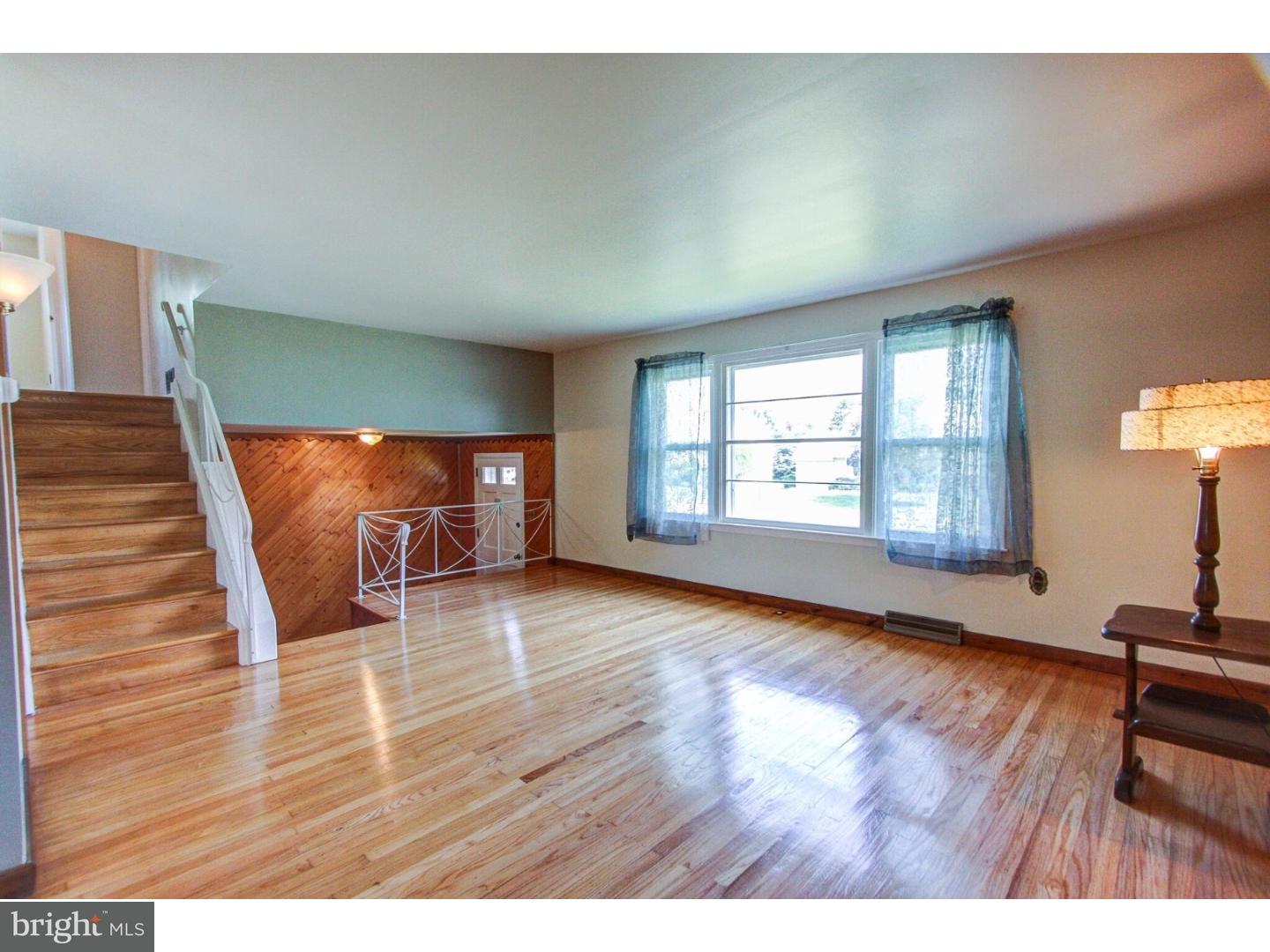 1264 Cloverly Road Warminster, PA 18974 - Photo 7 of 23 Gallery Image 7