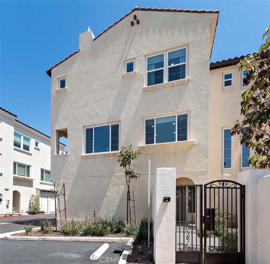 339 Ford Road Costa Mesa, CA 92627 - Photo 2 of 24