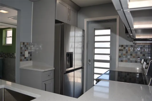 $2,400 | 1481 South Ocean Boulevard, Unit 308, Lauderdale-by-the-Sea, FL 33062