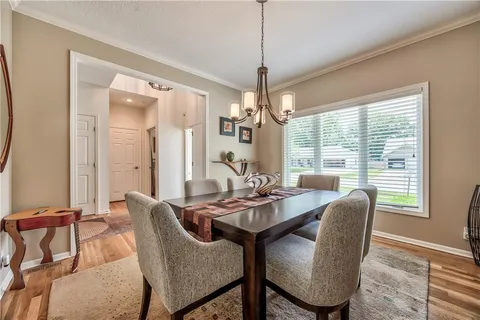 $575,000 | 6424 West 100th Terrace, Overland Park, KS 66212