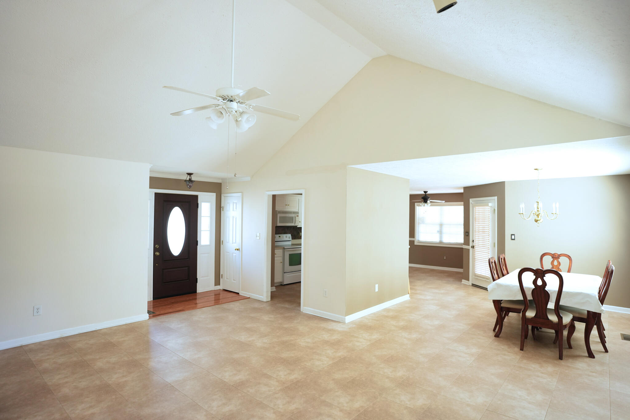 37 Summerset Court Aiken, SC 29803 - Photo 3 of 21 37 Summerset Ct (3)