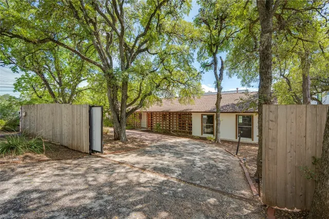 $2,000,000 | 2801 Cedarview Drive, Unit A, Austin, TX 78704
