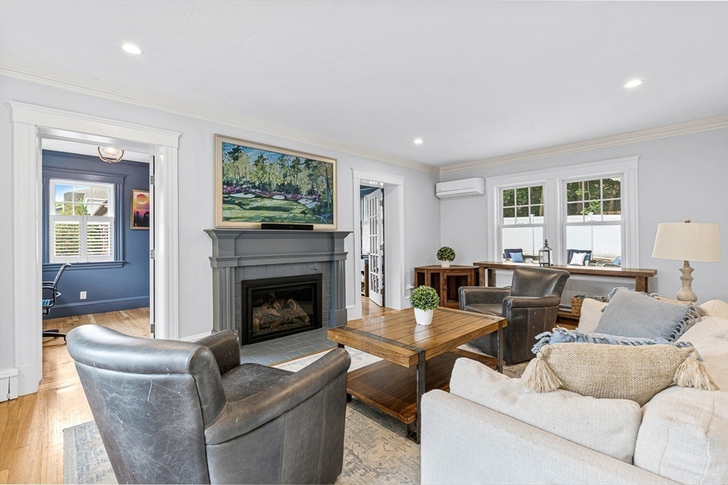 64 Woodside Road Winchester, MA 01890 - Photo 4 of 42