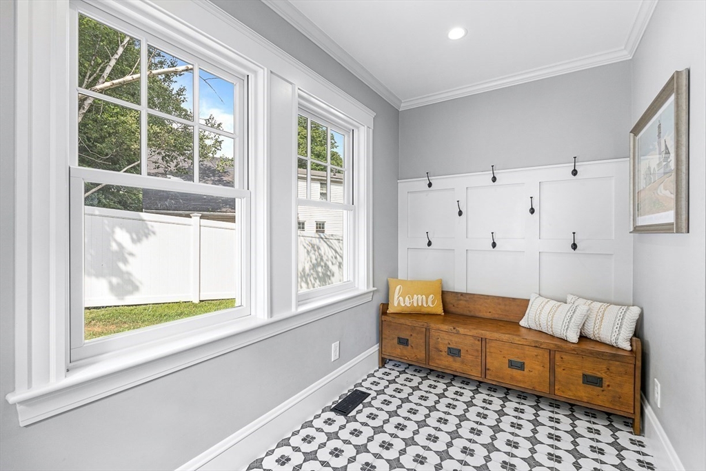 64 Woodside Road Winchester, MA 01890 - Photo 10 of 42