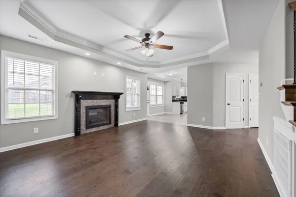 $2,100 | 739 Gaine Lynn Drive, Clarksville, TN 37040