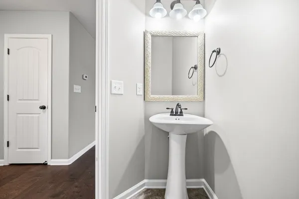 $2,100 | 739 Gaine Lynn Drive, Clarksville, TN 37040