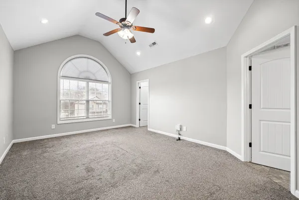 $2,100 | 739 Gaine Lynn Drive, Clarksville, TN 37040