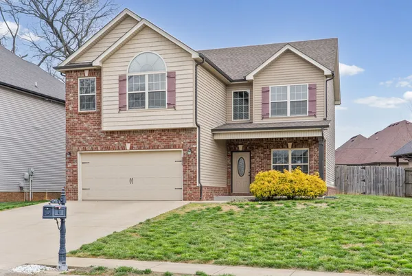 $2,100 | 739 Gaine Lynn Drive, Clarksville, TN 37040