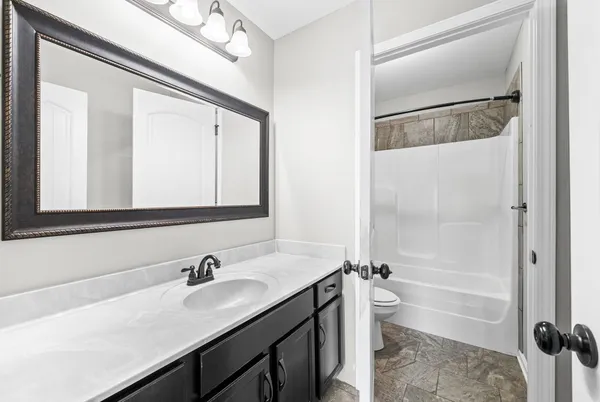 $2,100 | 739 Gaine Lynn Drive, Clarksville, TN 37040