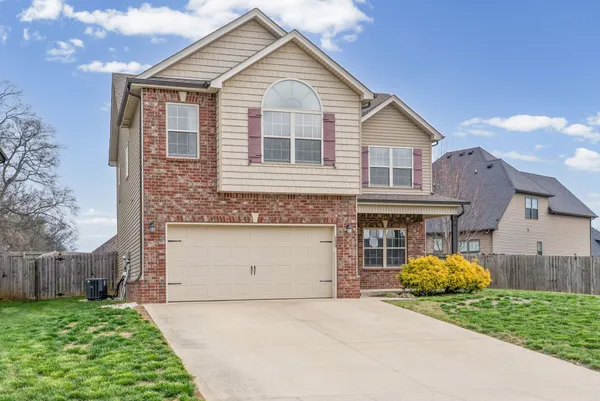 $2,100 | 739 Gaine Lynn Drive, Clarksville, TN 37040