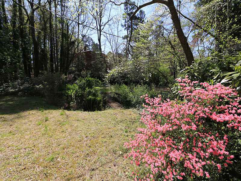 1324 Banbury Road Raleigh, NC 27607 - Photo 2 of 24 Photo 2