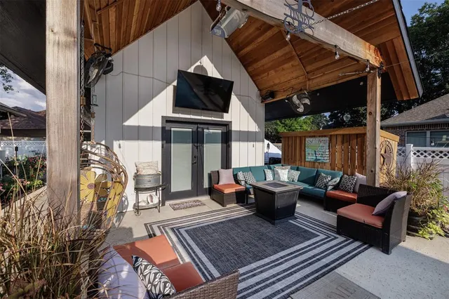 a view of outdoor space yard and patio