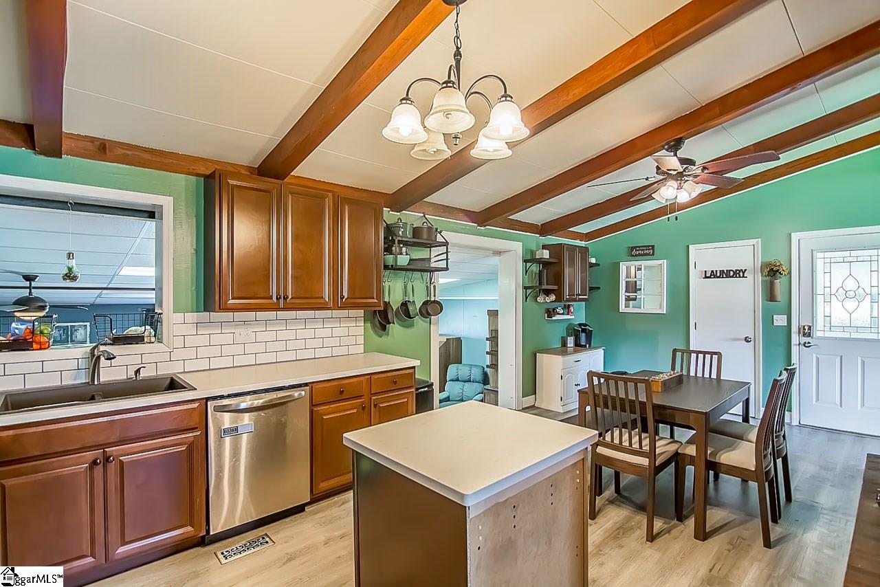 302 Reeves Drive Simpsonville, SC 29681 - Photo 3 of 30 Gallery Image 3