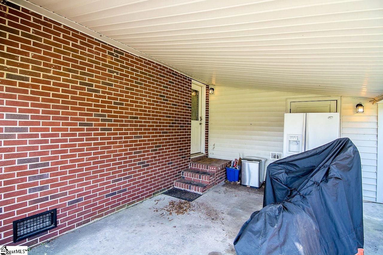 302 Reeves Drive Simpsonville, SC 29681 - Photo 7 of 30 Gallery Image 7