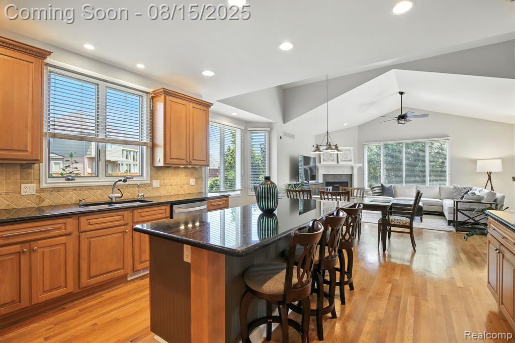 4611 Dunbar Court Rochester, MI 48306 - Photo 13 of 41 Gallery Image 13