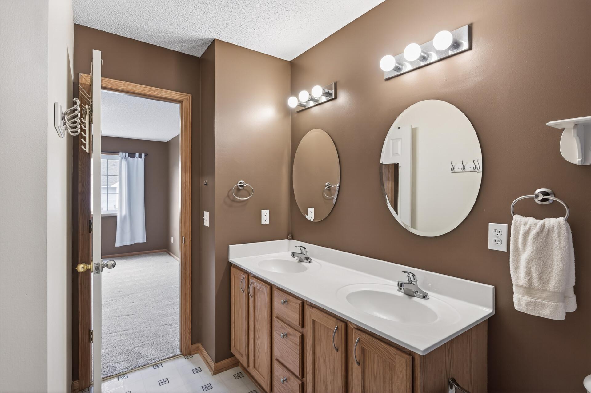8639 Quarry Ridge Lane, Unit I Woodbury, MN 55125 - Photo 16 of 18