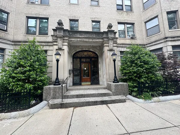 $3,200 | 60 Charlesgate East, Unit 124, Boston, MA 02215