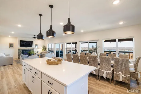 $1,389,000 | 135 Frontier Way, Kimberling City, MO 65686