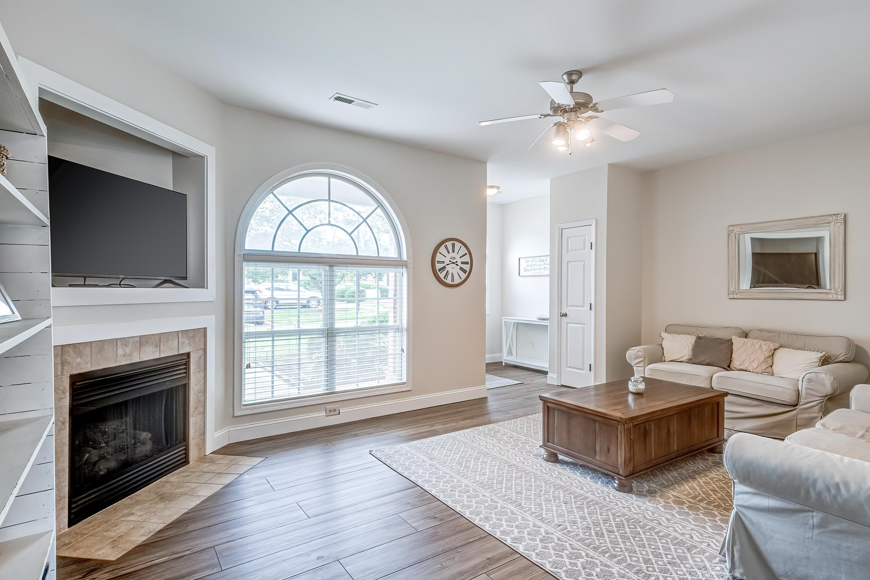 2131 Piney Brook Road, Unit 104 Raleigh, NC 27614 - Photo 8 of 37 Living Room