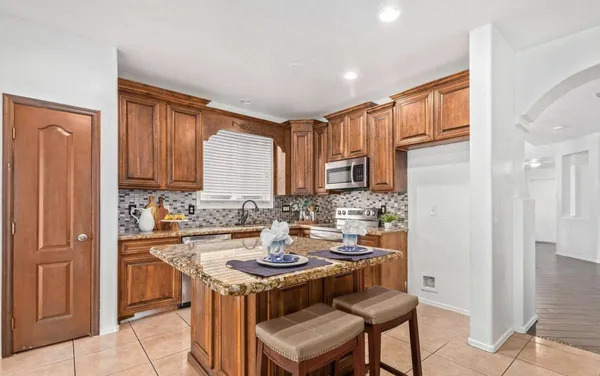 $2,800 | 17127 West Statler Street, Surprise, AZ 85388
